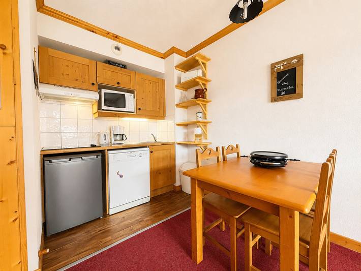 Gîte pour 4 personnes, avec Terrasse et Piscine dans Office De Tourisme De Notre Dame De Bellecombe - 3