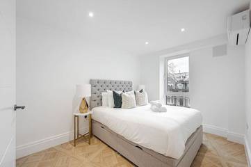 Apartment for 6 People in Hounslow, London, Photo 1