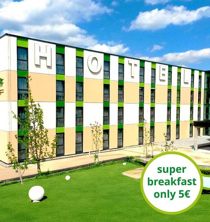 Hotel für 3 Personen, mit Terrasse und Garten in Reichertshofen