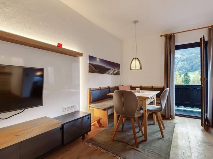 Ferienwohnung für 3 Personen, mit Balkon in Jochberg - 2