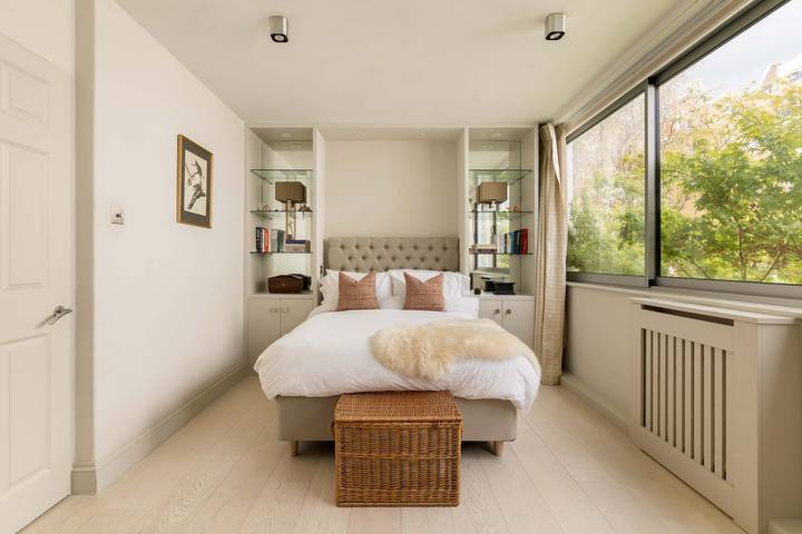 Ganze Wohnung, Kensington 2-Bed near Notting Hill with Garden in Kensington und Chelsea, London