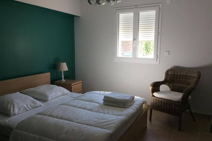 Location de vacances pour 4 personnes, avec terrasse ainsi que jardin et piscine à Lançon-Provence - 2