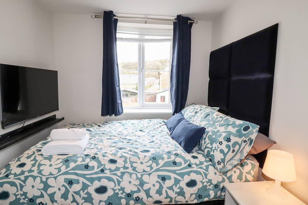 Cheshire View, pet friendly, character holiday cottage in Buxton in Derbyshire