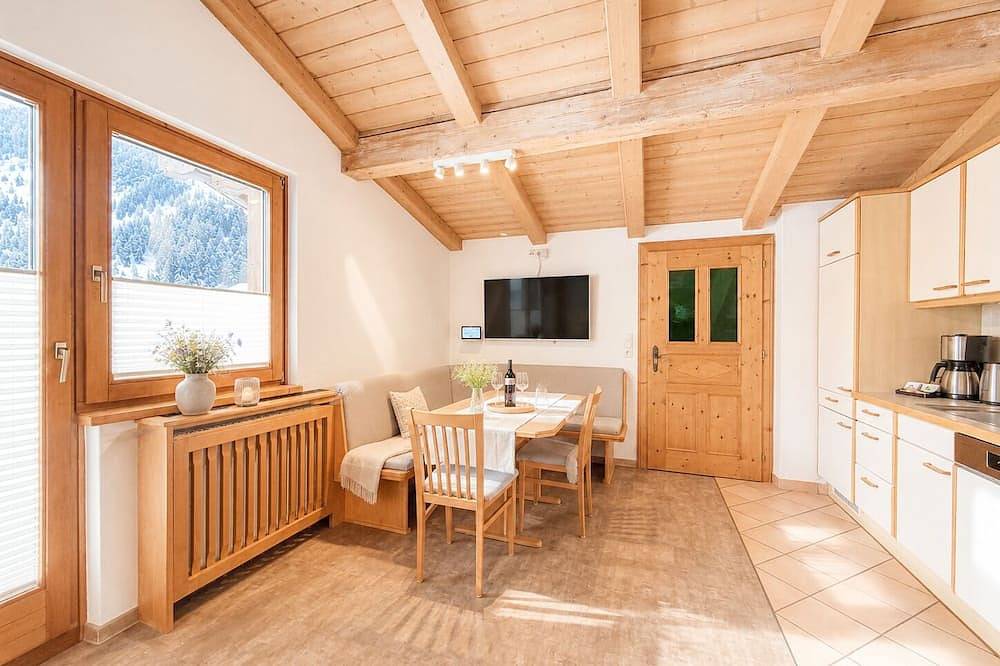 Ganze Wohnung, Deluxe Apartment mit 2 Schlafzimmern und Balkon in Villgratner Berge, Außervillgraten