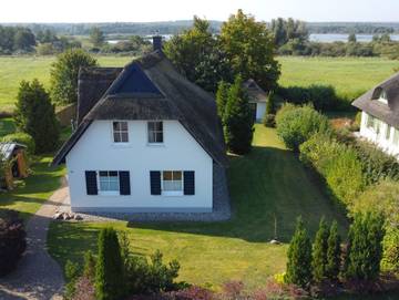 Ferienhaus für 7 Personen, mit Garten und Sauna, kinderfreundlich in Börgerende-Rethwisch