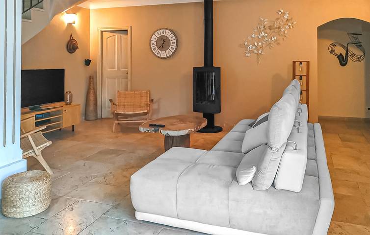 Location de vacances pour 8 personnes, avec terrasse ainsi que jardin et piscine, animaux acceptés à Peymeinade - 3