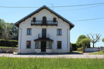 Location de vacances pour 15 personnes, avec terrasse et jardin, animaux acceptés dans Longemaison
