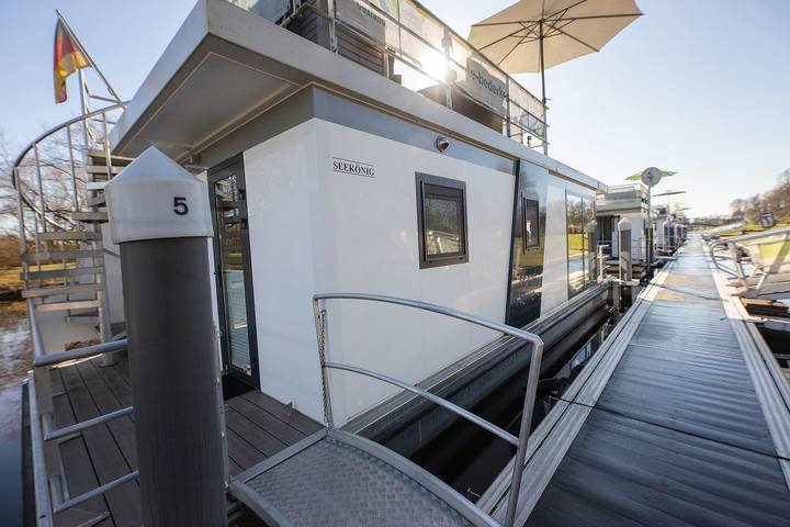 Hausboot 5 Seekönig. Naturnah und auf dem Wasser. in Geestland, Cuxland