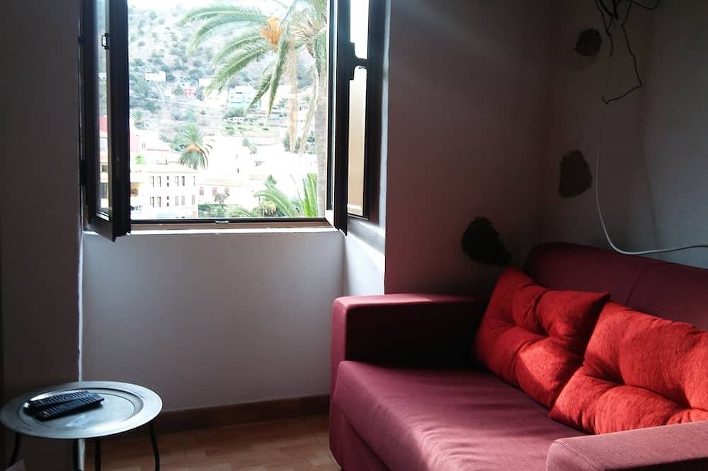 Ideal couples house with beautiful views of the town, excellent for walkers. in Vallehermoso, La Gomera