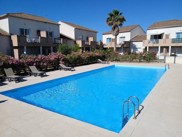 Location de vacances pour 4 personnes, avec balcon ainsi que piscine et jardin, adapté aux familles à Linguizzetta - 2