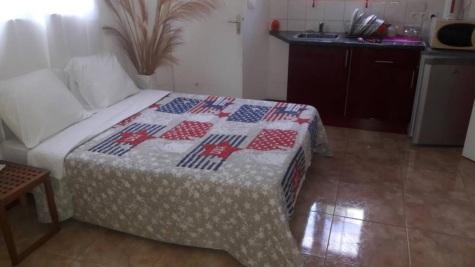 Encantador bungalow en Le Gosier con piscina compartida y jacuzzi in Cocoyer, Le Gosier