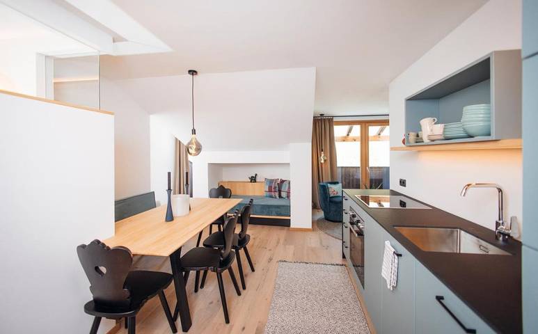 Ferienwohnung für 3 Personen, mit Balkon und Garten sowie Sauna und Ausblick in Stams