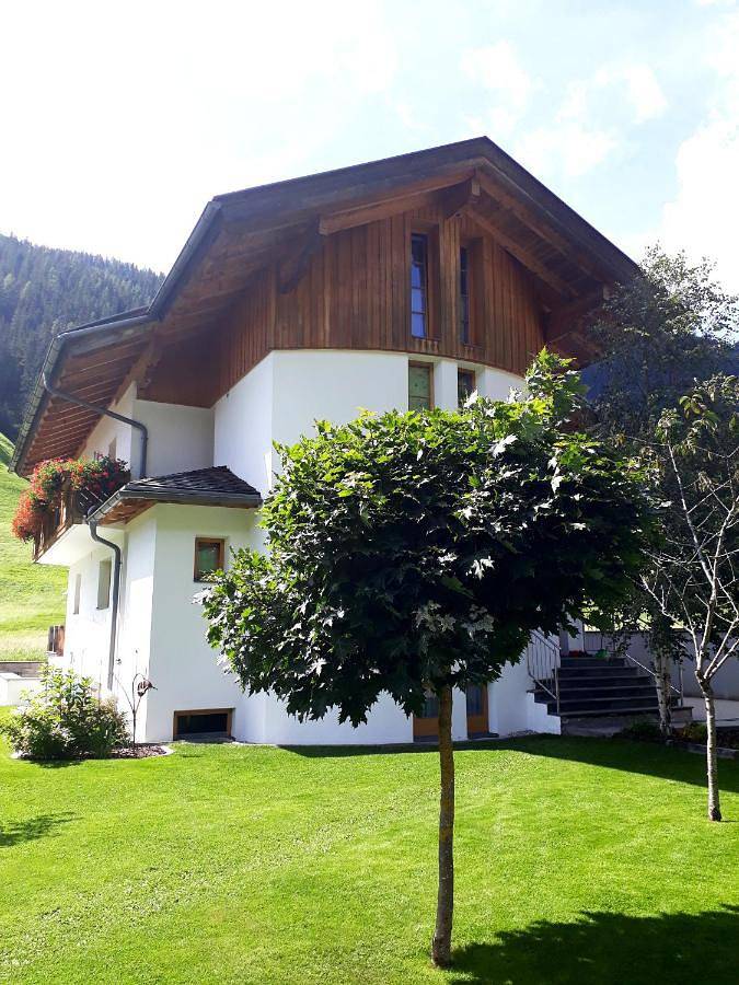 Ferienwohnung für 4 Personen, mit Garten und Ausblick in Innervillgraten