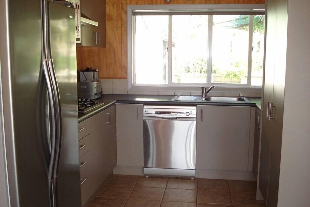 Wyuna Bay Waterfront Bach - Coromandel Harbour in Coromandel, Waikato