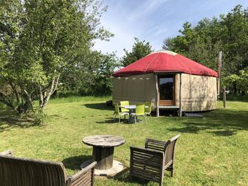 Yourte pour 3 personnes, avec jardin dans Centre-Val de Loire