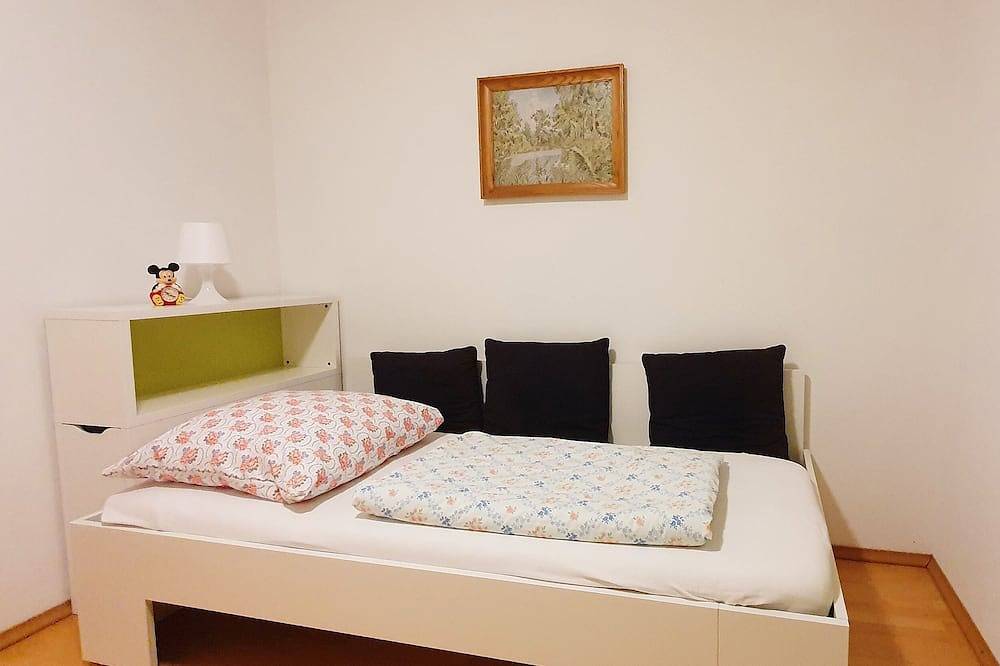 Ganze Wohnung, Ferienwohnung im 1. Obergeschoss, 65m², 2-5 Personen, Nichtraucher, Balkon in Traunstein, Chiemsee