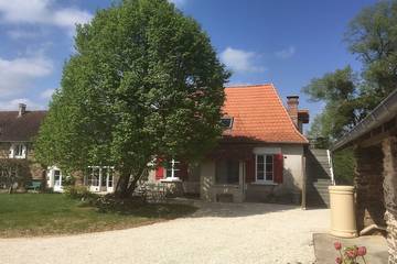 Gîte pour 2 personnes, avec jardin et piscine à Chalais (Aquitaine)