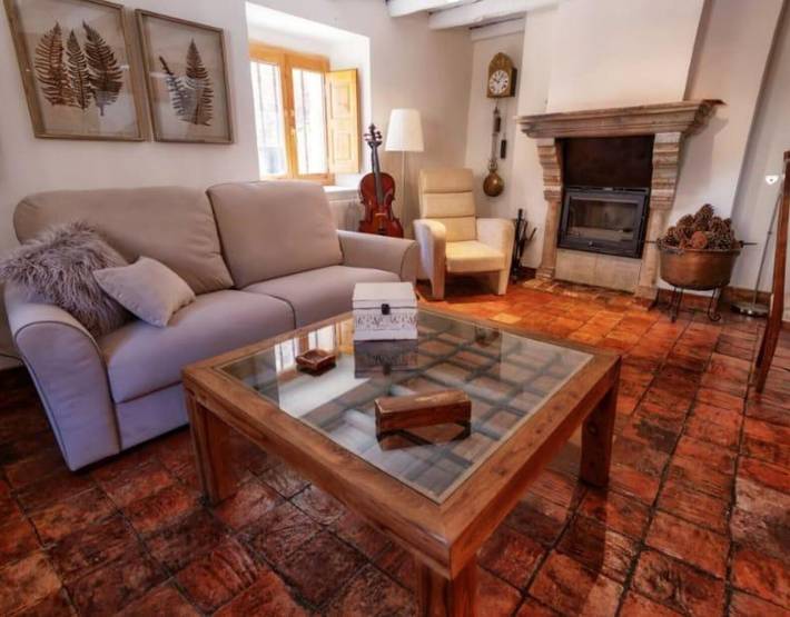 Geräumiges Landhaus 'La Chascona' – Kiefernwälder, Bergblick und ländlicher Charme in Pedrajas, Soria