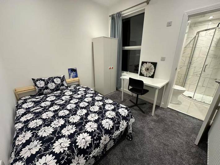 Bed and breakfast for 2 people, with Garden and View in Coventry