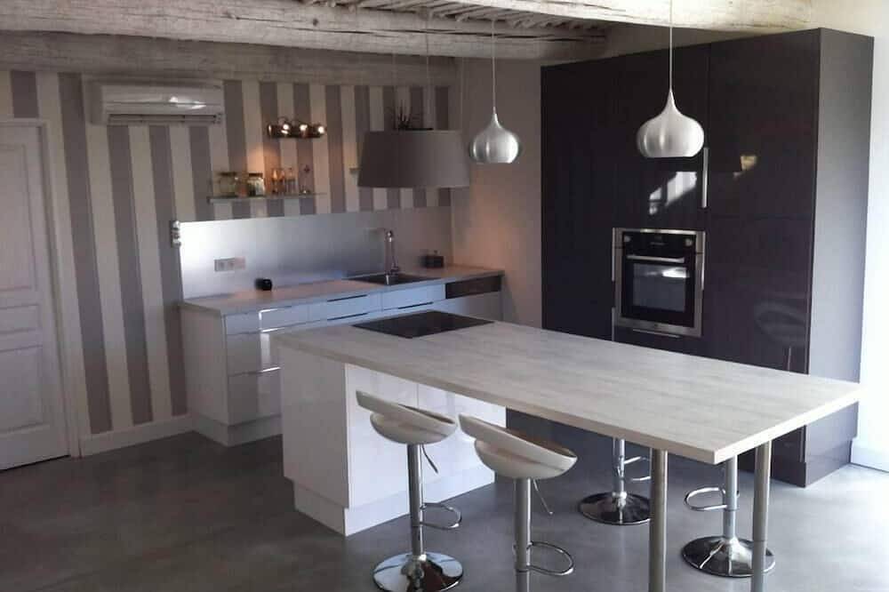 Mas Provencal Renove Au Calme Avec Piscine Chauffée Privée in Sainte-Cécile-les-Vignes, Vaucluse