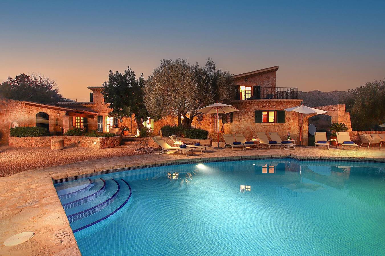 Country House 'Finca Bennassar' with Mountain View, Pool, Garden & Wi-Fi in el Vilà, Pollença