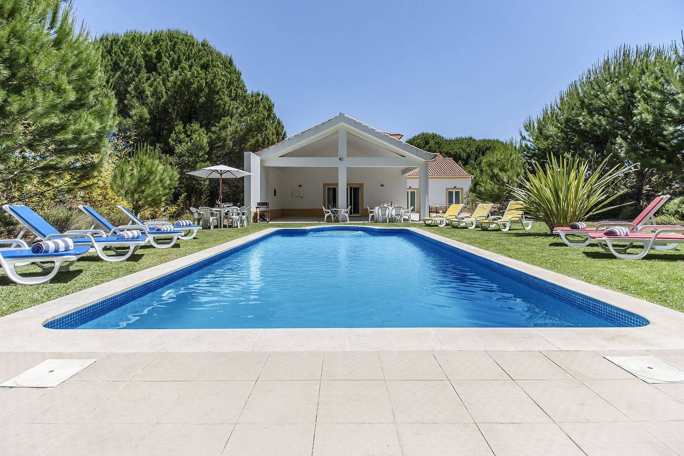 Charming Lisbon Coast Villa | Villa Quinta do Peru I | 4 Bedrooms | Private Pool & Table Tennis | Aroeira in Quinta do Conde, Halbinsel von Setúbal