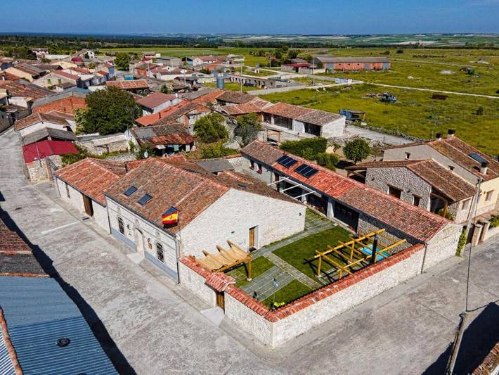 Casa rural para 3 personas, con vistas además de jardín y piscina en Provincia de Segovia