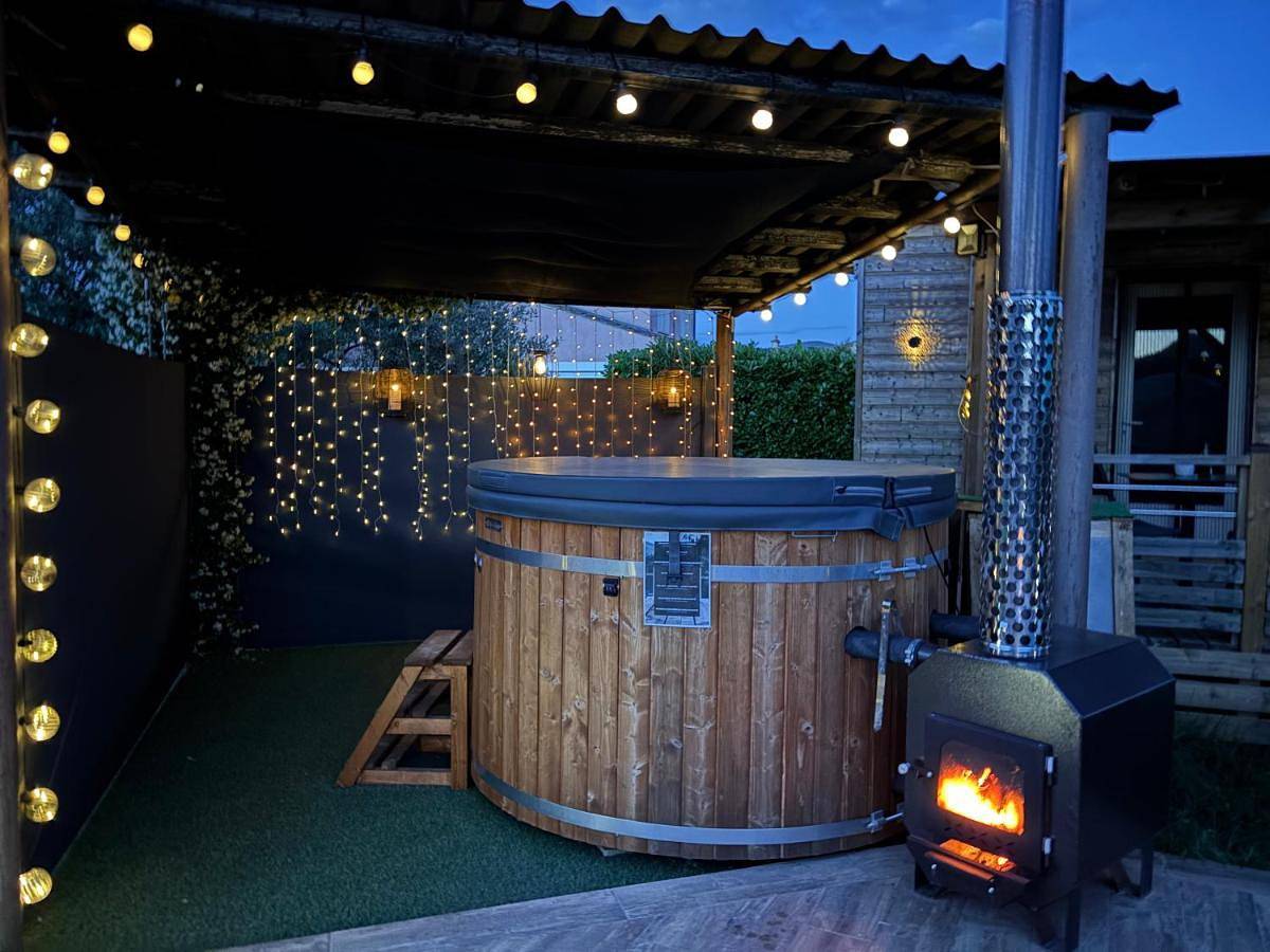Chalet avec bain nordique et piscine Chambre d'hôtes La Siesta in Vallon-Pont-d'Arc, Ardèche