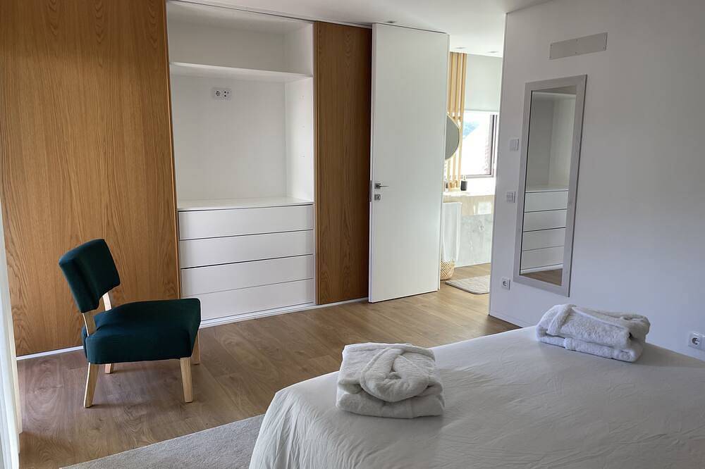 Duas Quintas-areal T1 Varanda in Guimarães, Braga Distrikt