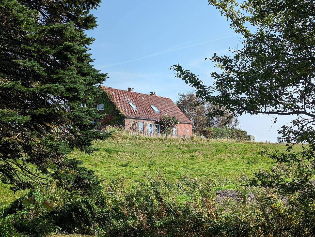 Hygge Friesenhaus am Meer mit privatem Garten und Terrasse in Nordstrand (Gemeinde), Nordstrand