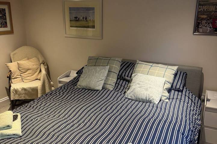 Georgian 4 bed historic house,100m City Centre w/ garden & private parking in Hertfordshire