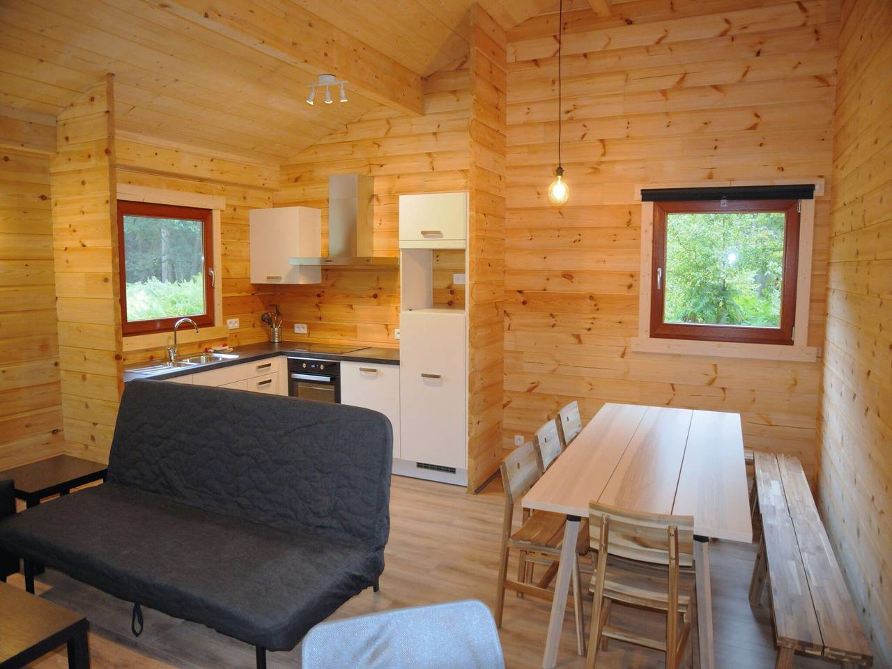 Chalet in Oignies mit Grill und Terrasse in Viroinval, Parc Naturel Viroin Hermeton