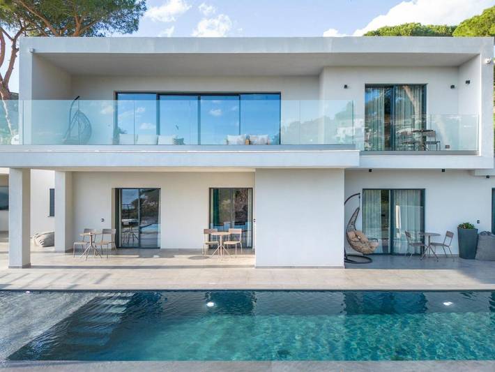 Casa vacanza per 8 persone, con Balcone e Terrazza nonché Giardino e Piscina a Morcone (Capoliveri)
