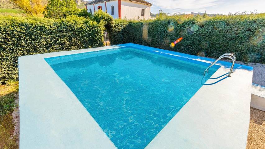 Casa rural para 12 personas, con balcón/terraza y piscina, Se admiten mascotas en Cañete la Real - 2