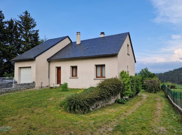 Gîte pour 5 personnes, avec jardin et terrasse, animaux acceptés dans Peyre-en-Aubrac - 2