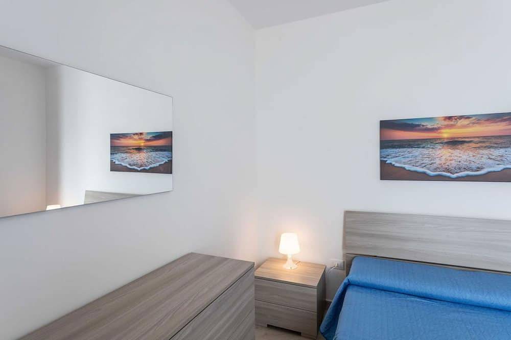 Acogedor apartamento en villa para 4 personas con A/C, Tv, patio y aparcamiento in Marina di Pescoluse, Pescoluse