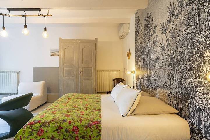 Gîte pour 3 personnes, avec jardin ainsi que terrasse et piscine à Saint-Rémy-de-Provence - 3