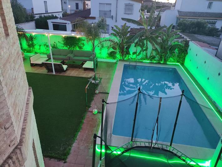 Gästehaus für 6 Personen, mit Pool und Ausblick sowie Garten, kinderfreundlich - 1