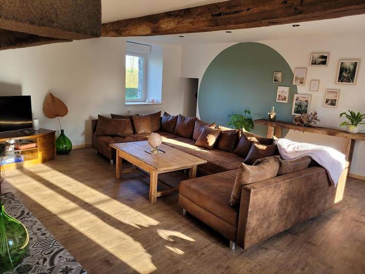 Location de vacances pour 10 personnes, avec vue et terrasse à Moyon