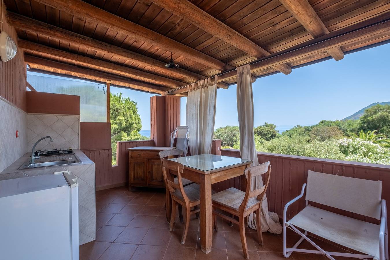 Vacation Home "Jerà D72 Vista Mare" with Sea View, Private Terrace & Wi-Fi in Vulcano