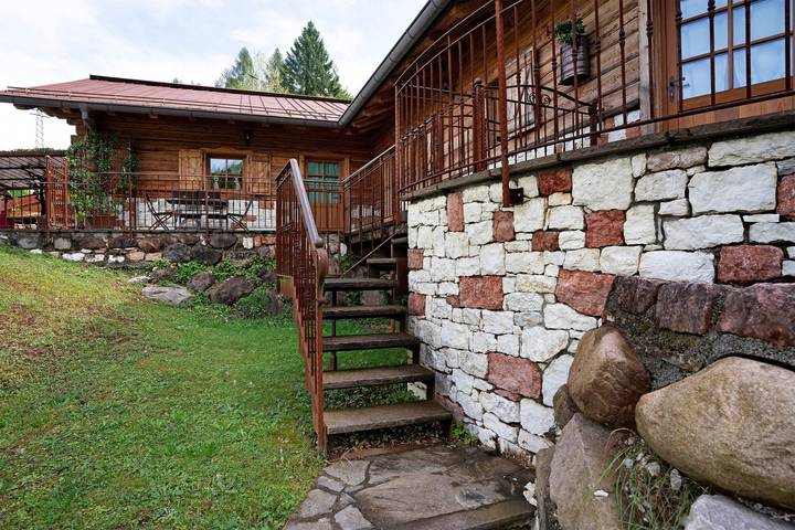 Room 'Camera Rotonda' with Mountain View, Balcony and Wi-Fi in Arsiè, Belluno Province