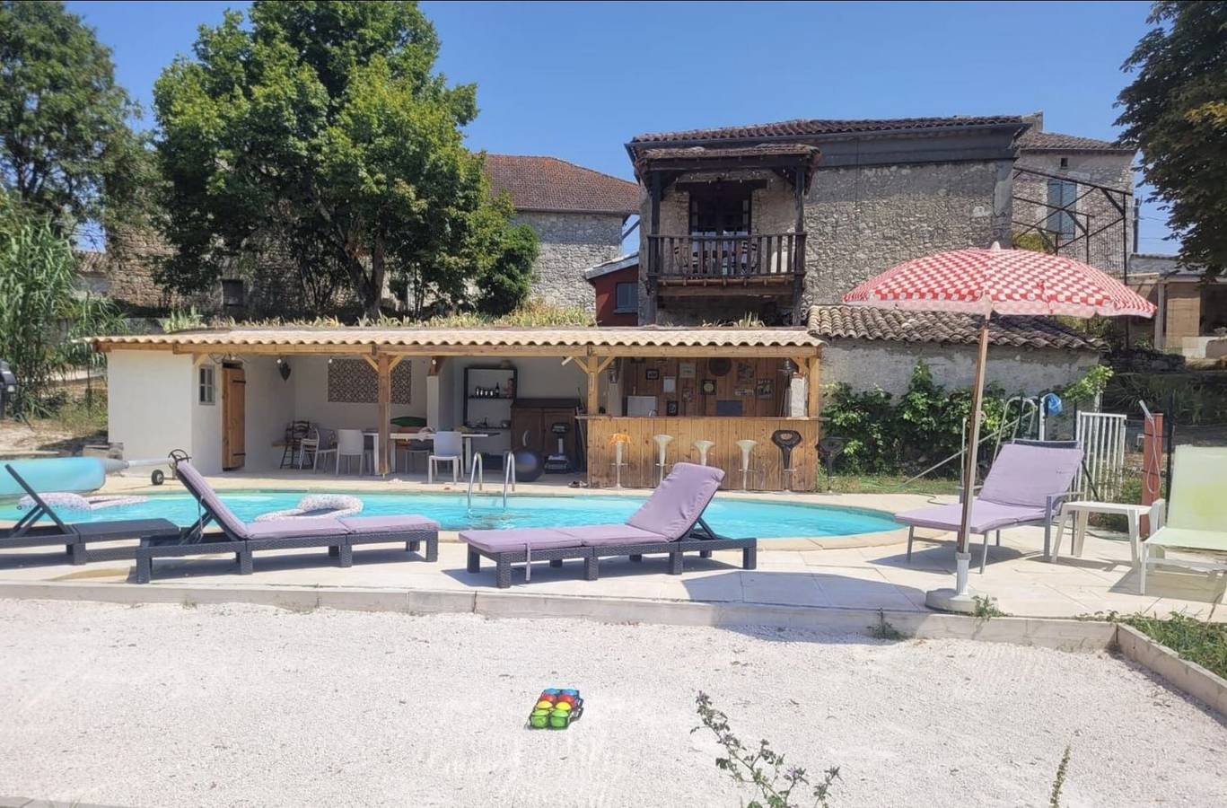 Maison de vacances 'La P'tite Maiz' avec piscine partagée, terrasse privée et Wi-Fi in Bourg-de-Visa, Quercy
