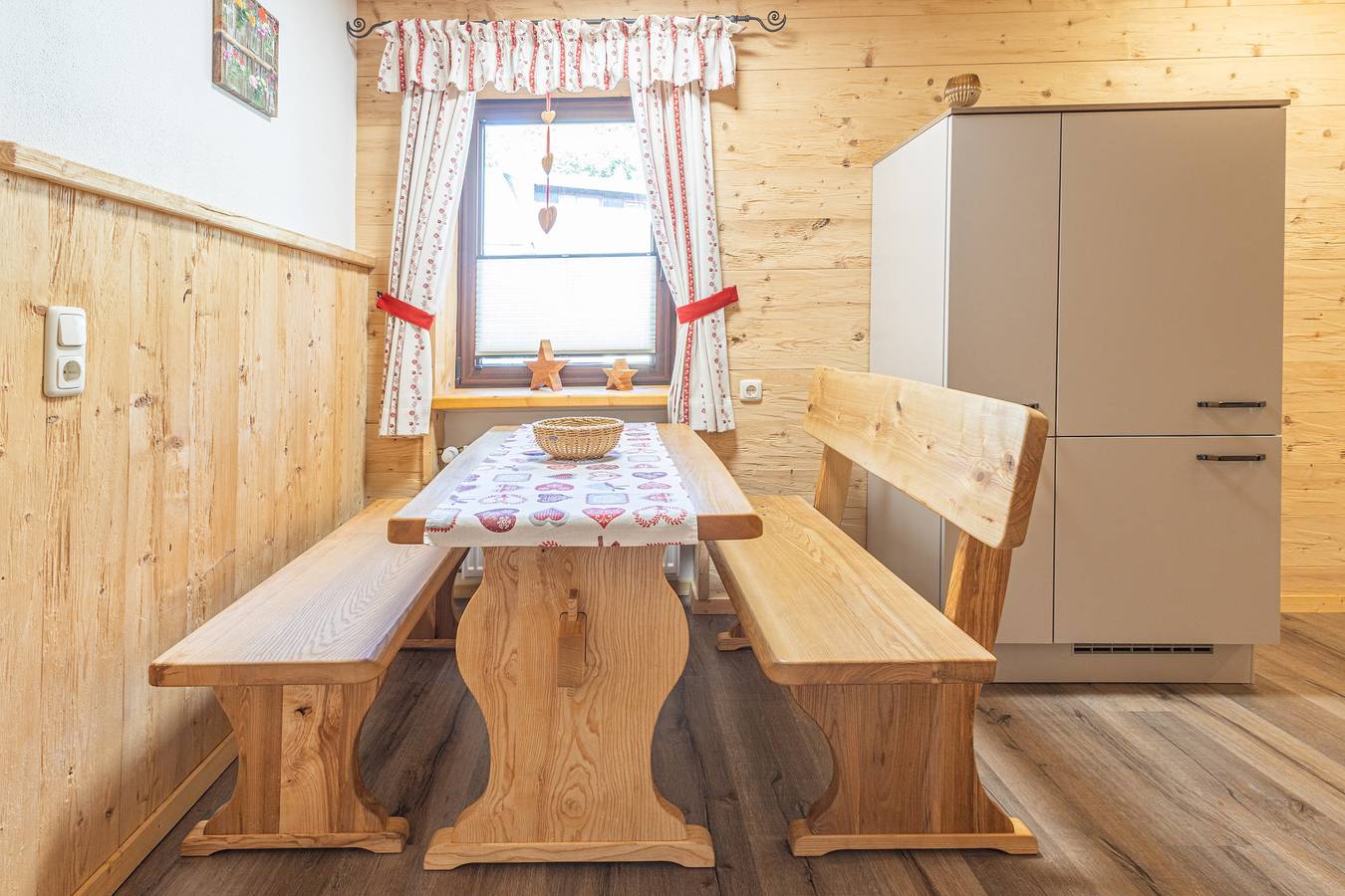 Geheel appartement, Appartement 'Fewo Rotwand' met gedeeld terras, gedeelde tuin en Wi-Fi in Schwalefeld, Willingen