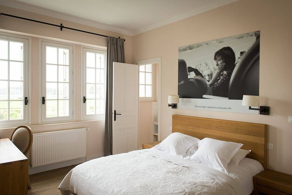 Près des planches, la Villa Namouna à Deauville offre une belle vue sur la Mer in Deauville, Région de Lisieux