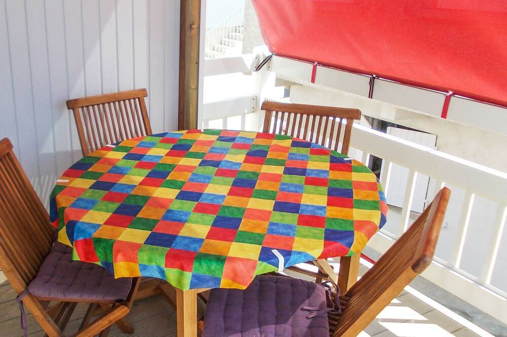 Authentique chalet  avec vue sur mer, 4 couchages, tout confort in Gruissan (Ville), Gruissan