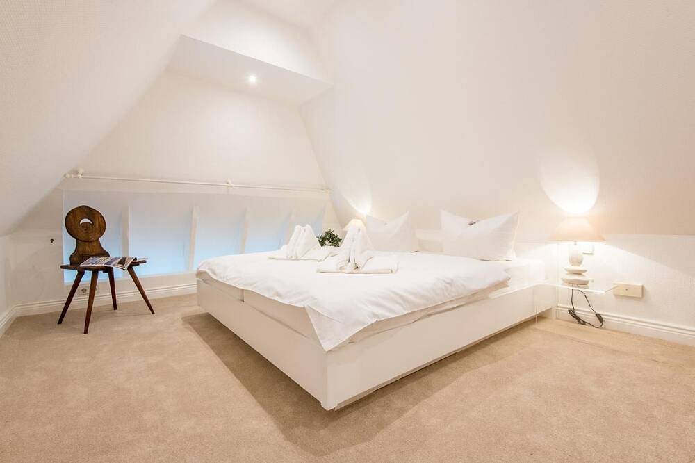 Ganze Wohnung, Haus Munkmarscher Chaussee 11, Whg. 22 - Reet. Ruhig. Garten. in Tinnum, Sylt (Gemeinde)