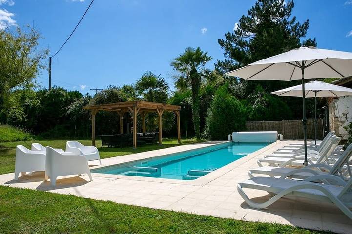 Gîte pour 15 personnes, avec jardin et terrasse à Saint-Jean-de-Marsacq