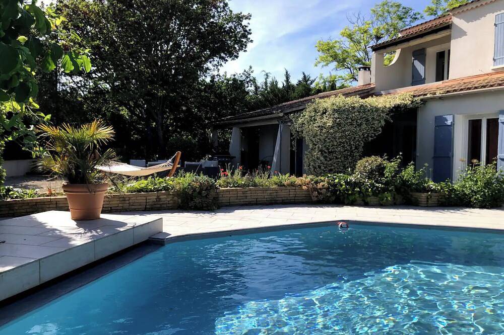 The ideal escape at villa la Pernes du Nord: Your vacation paradise! in Pernes-les-Fontaines, Parc naturel régional du Mont-Ventoux