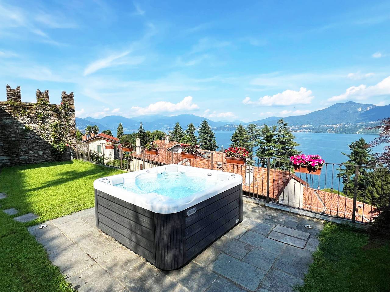 Serra Boutique Villa & Spa with great  lake view in Ghiffa, Tessiner Alpen