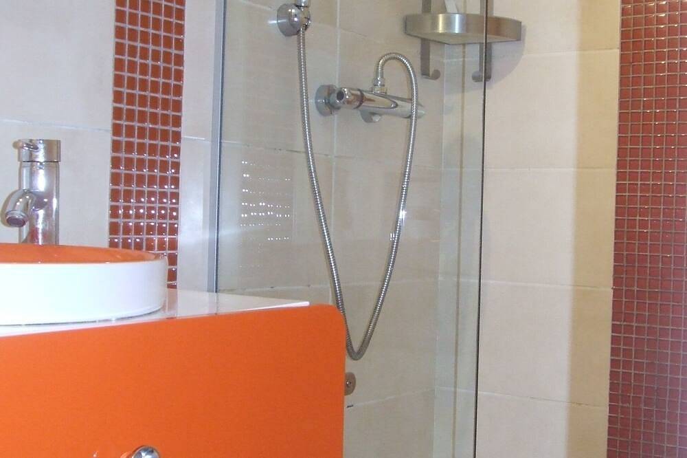 Appartement entier, Vaujany , alpes d'huez , ski, vélo , chalet  40m2  2/5p  , in Vaujany, Parc national des Écrins